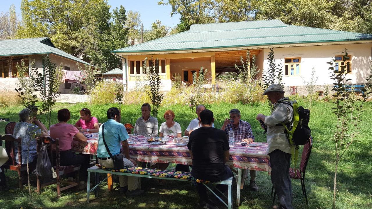 Hayat Guesthouse Nuratau Mountains Yukary-Ukhum エクステリア 写真