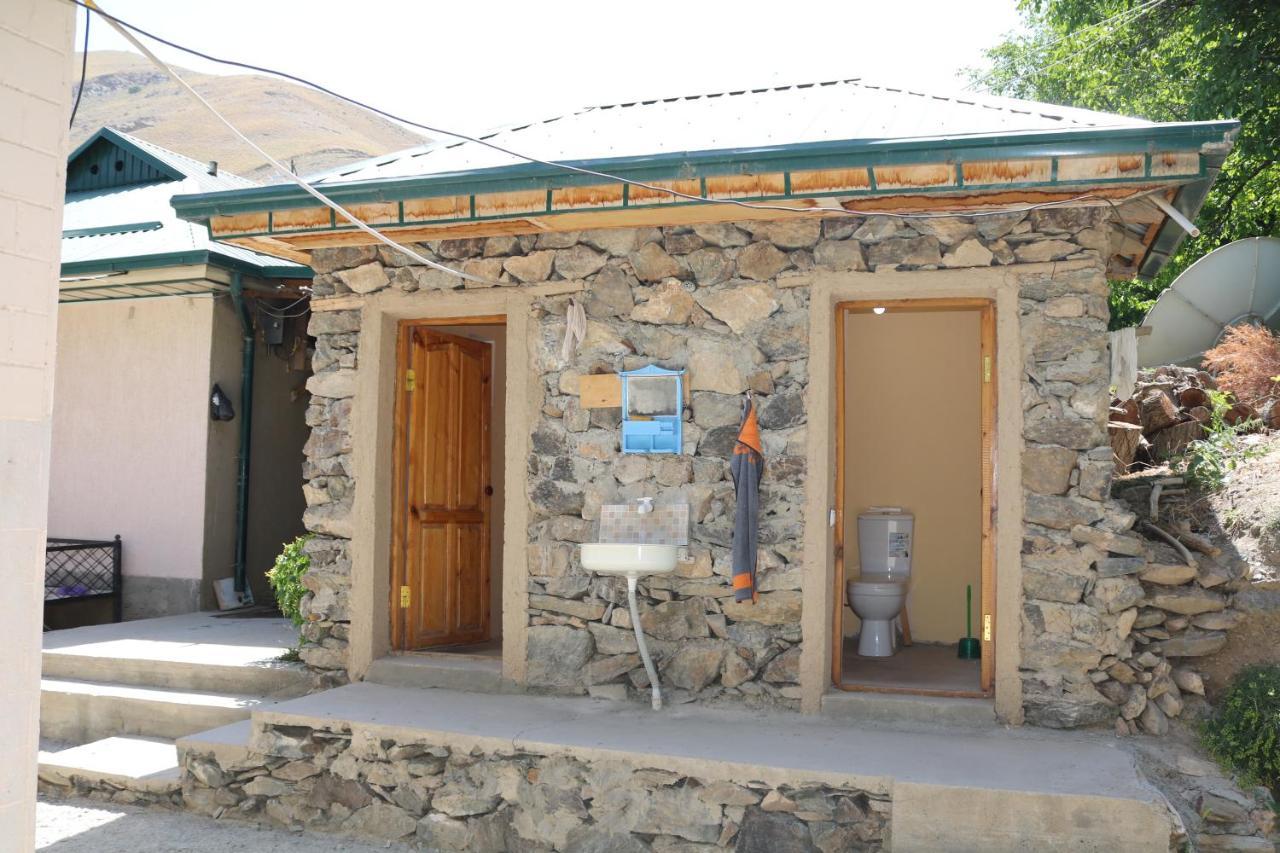 Hayat Guesthouse Nuratau Mountains Yukary-Ukhum エクステリア 写真