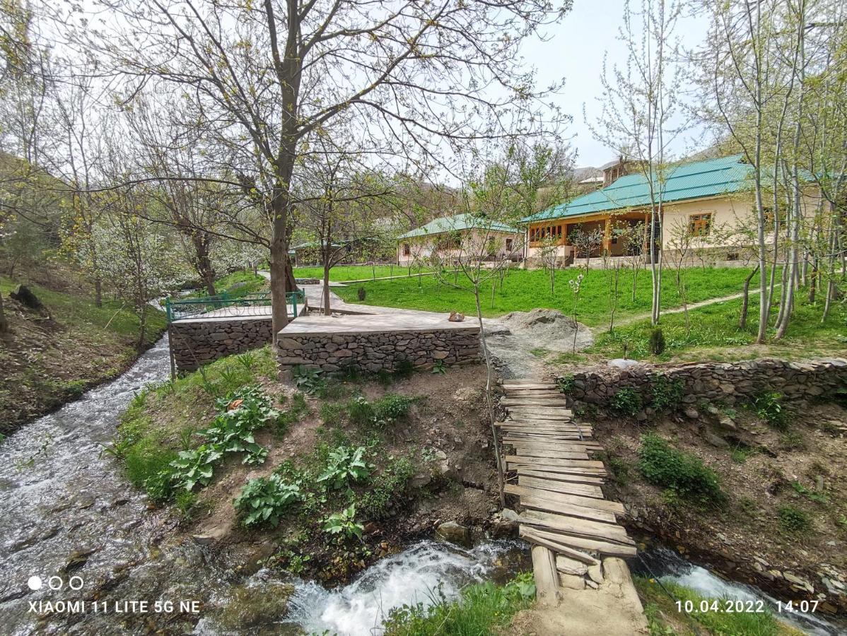 Hayat Guesthouse Nuratau Mountains Yukary-Ukhum エクステリア 写真