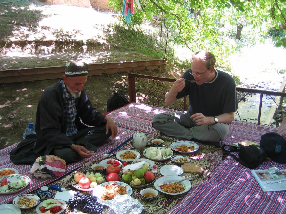 Hayat Guesthouse Nuratau Mountains Yukary-Ukhum エクステリア 写真