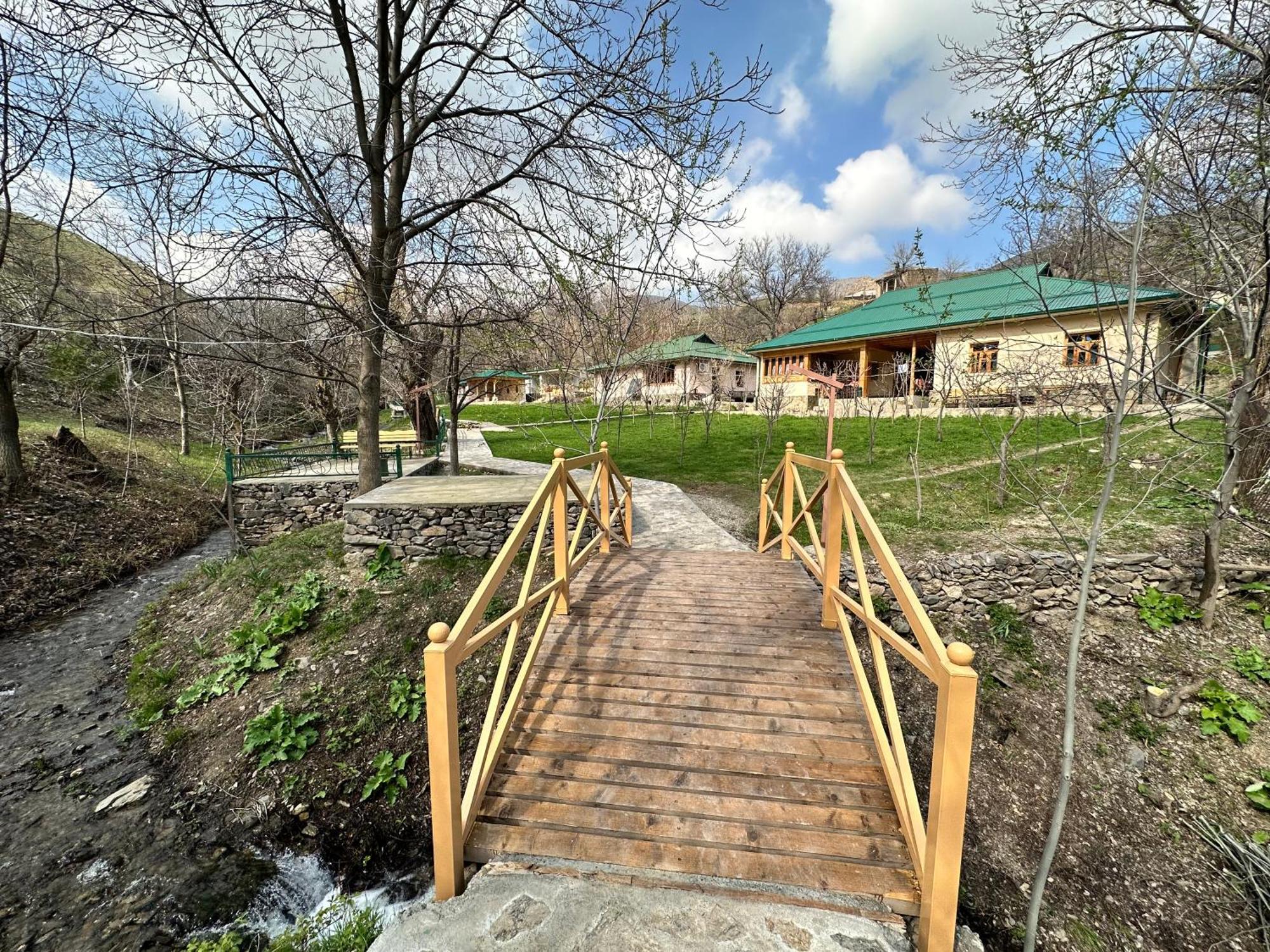 Hayat Guesthouse Nuratau Mountains Yukary-Ukhum エクステリア 写真