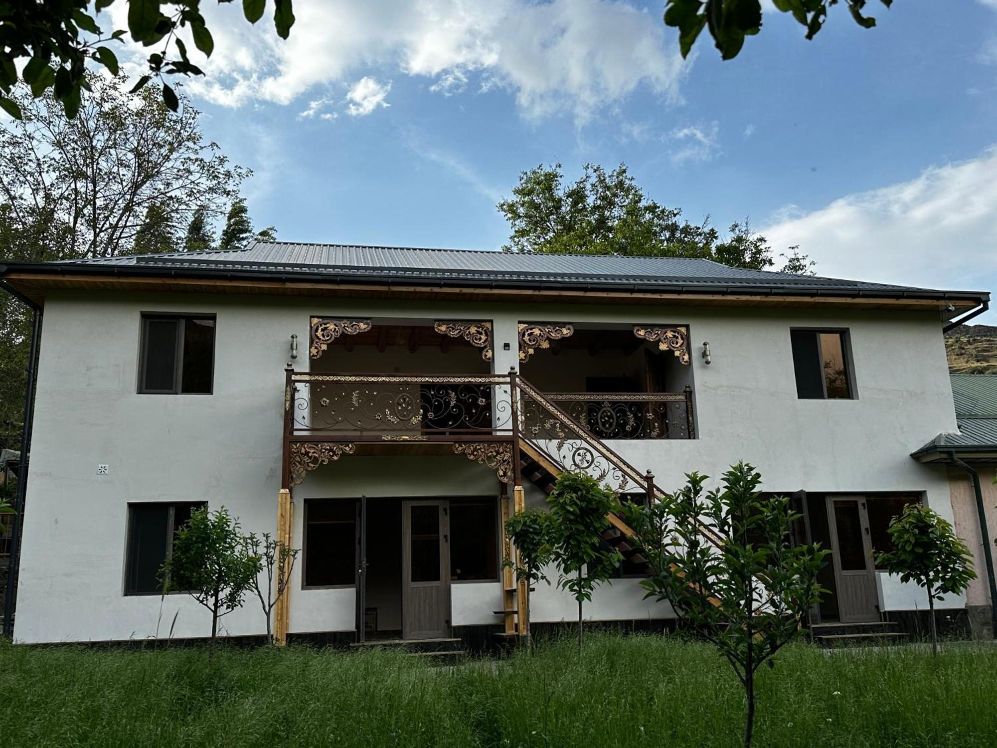 Hayat Guesthouse Nuratau Mountains Yukary-Ukhum エクステリア 写真
